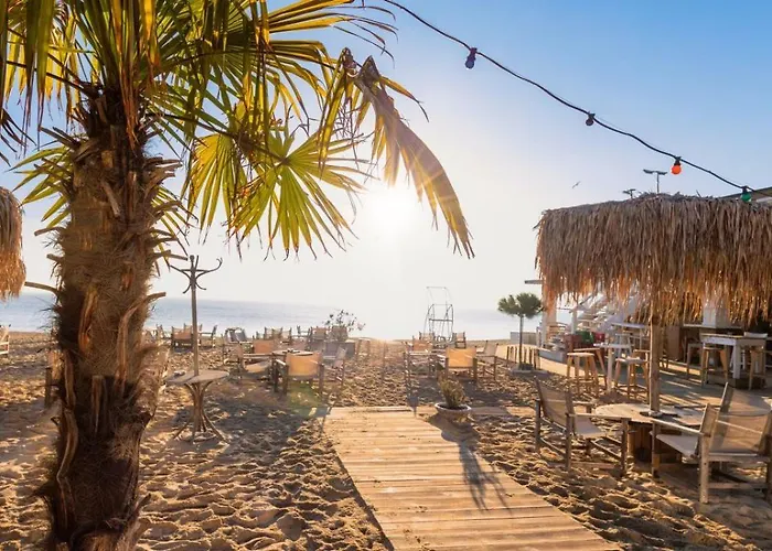 Sea Garden Marina 3 Warna