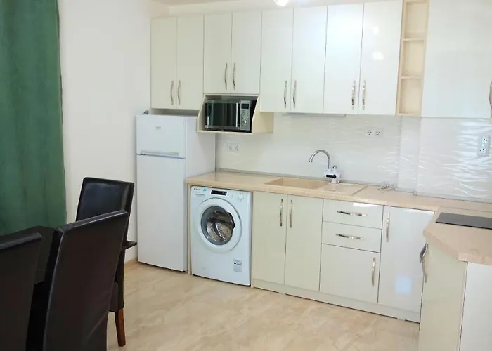 Sea Garden Marina 3 דירה *